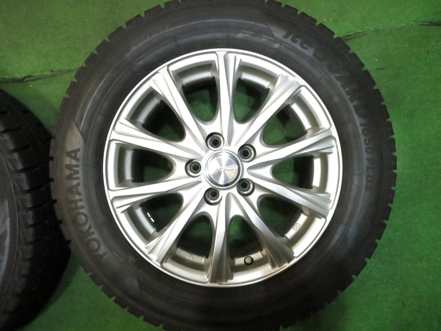 [送料無料]超バリ溝！18年！キレイ！ほぼ10分★スタッドレス 195/65R15 ヨコハマ アイスガード iG50 プラス JOKER ジョーカー 15インチ PCD100/5H★2122310Hス