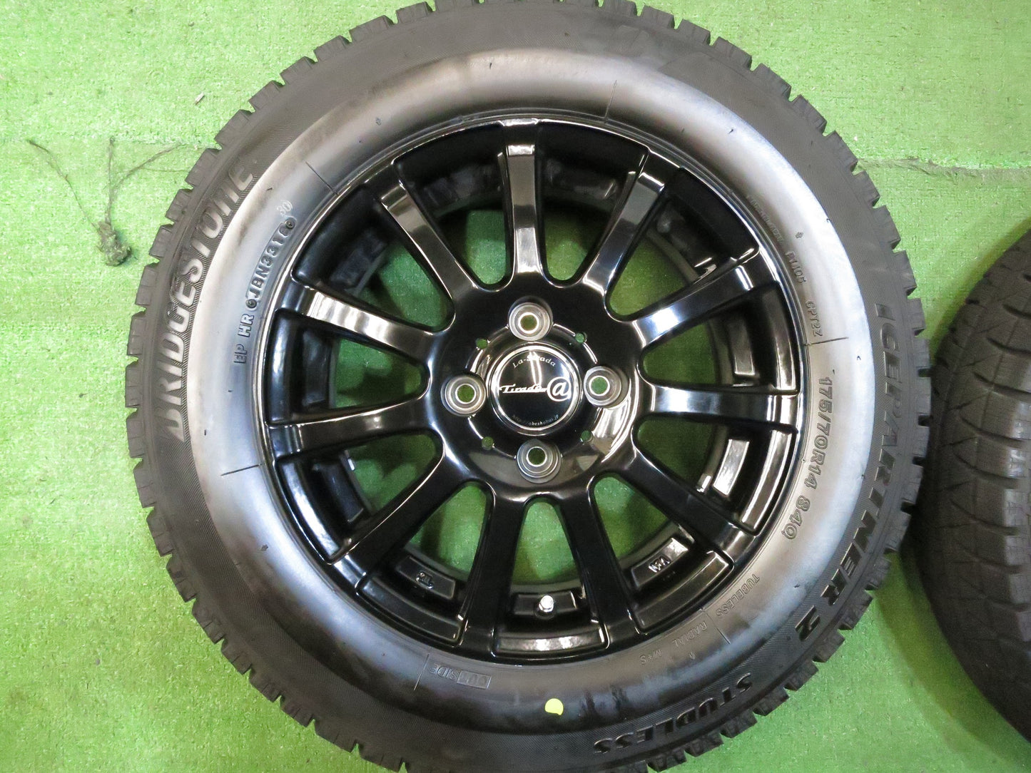 [送料無料]バリ溝！18年！綺麗！9.5分★スタッドレス 175/70R14 ブリヂストン アイスパートナー2 La-Strada Tirado＠ 阿部商会 14インチ PCD100/4H★2122705Hス