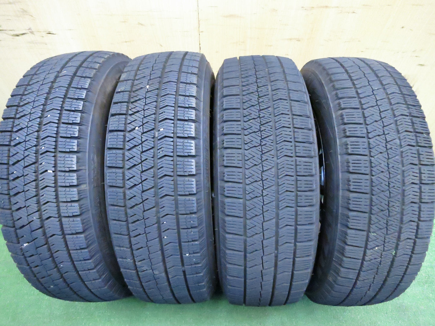 [送料無料]バリ溝！21年！ほぼ10分★スタッドレス 175/65R14 ブリヂストン ブリザック VRX2 Exceeder HOT STUFF エクシーダー 14インチ PCD100/4H★3011002Hス