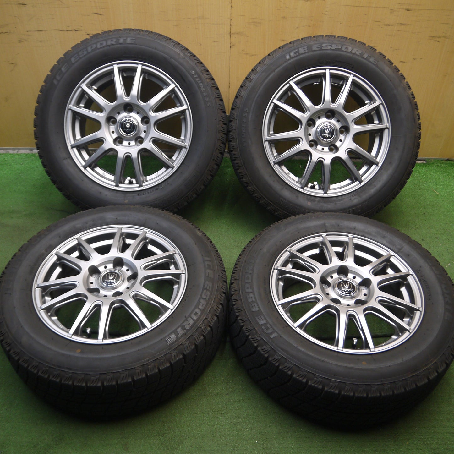 *送料無料*バリ溝！22年！キレイ！9.5分★スタッドレス 195/65R15 アイスエスポルテ INVERNO インヴェルノ 15インチ PCD114.3/5H★4012204Hス