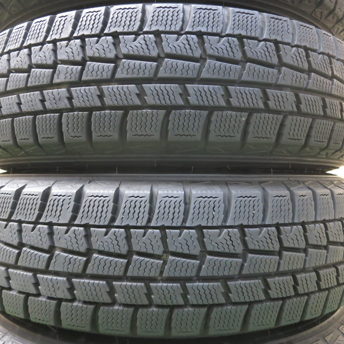[送料無料]バリ溝！19年！キレイ！8.5分★スタッドレス 145/80R13 ダンロップ ウインターマックス WM01 SPORT ABELIA 13インチ PCD100/4H★3093009イス