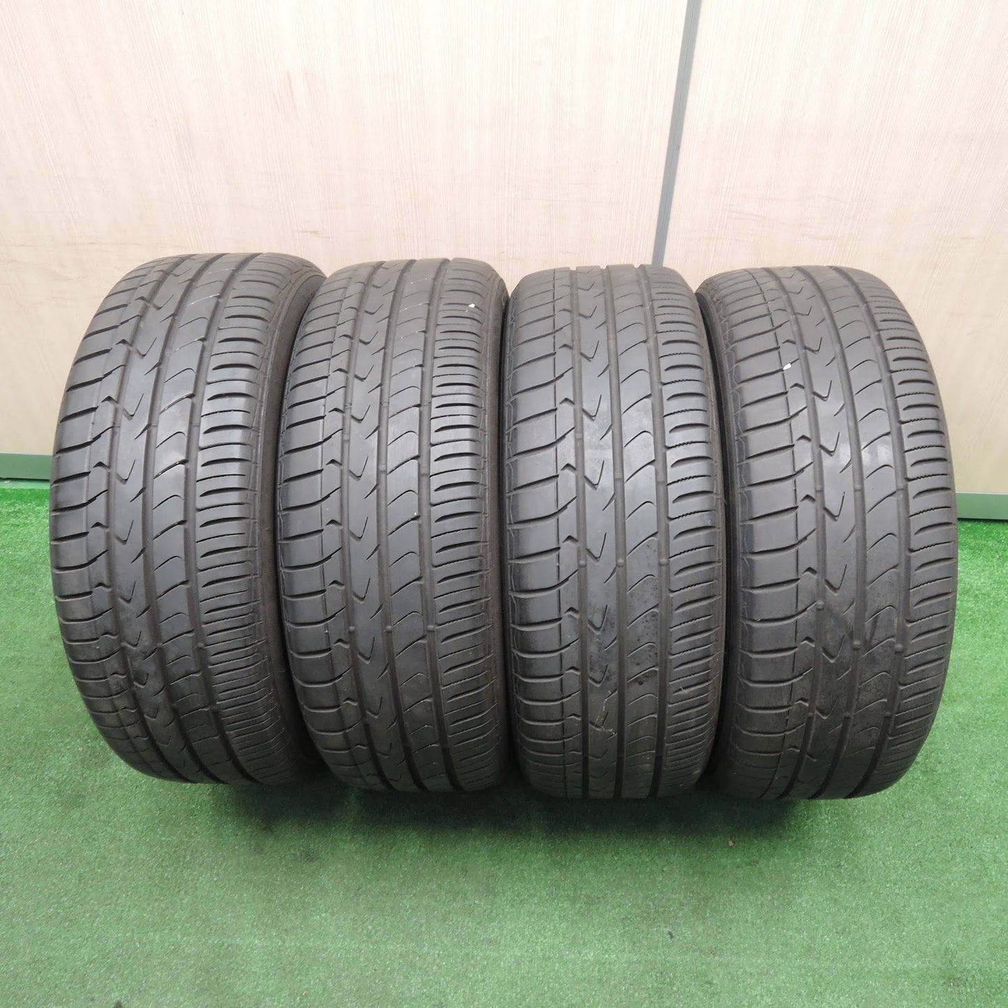 [送料無料]バリ溝！キレイ！9.5分★日産 ジューク 純正 215/55R17 トーヨー トランパス MPZ 17インチ PCD114.3/5H★3110204TNノ