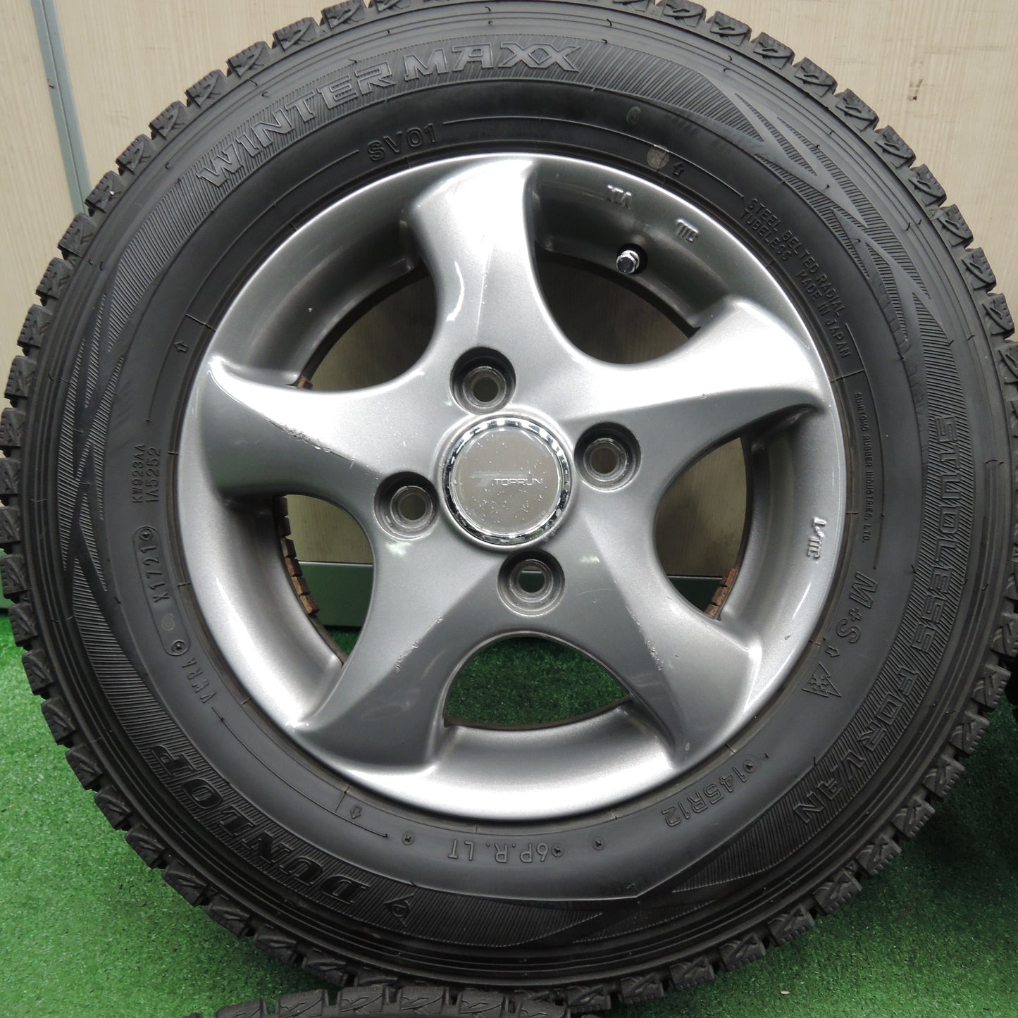 *送料無料*バリ溝！21年！9.5分★スタッドレス 145R12 6PR ダンロップ ウインターマックス SV01 TOPRUN トップラン 12インチ PCD100/4H★3120909TNス
