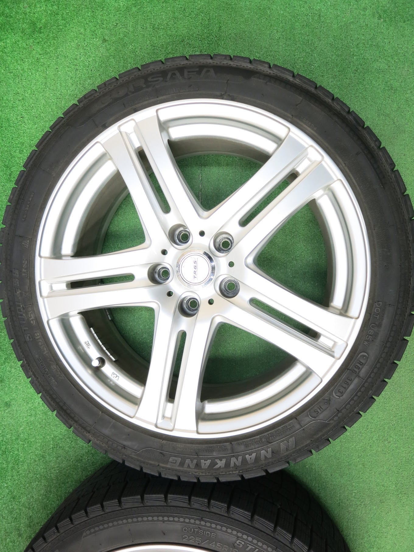 [送料無料]バリ溝！8.5分★スタッドレス 225/45R18 ナンカン CORSAFA T.R.G.5. TRG5 社外 アルミ 18インチ PCD114.3/5H★2122705ヒス