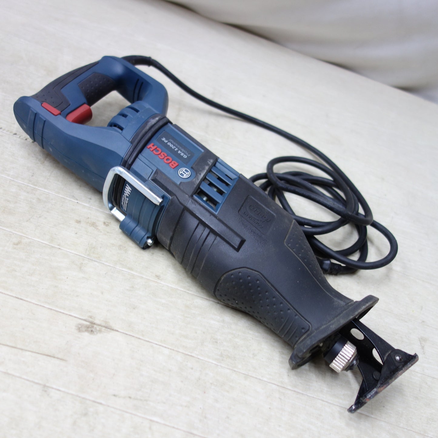 [送料無料] ◆BOSCH ボッシュ セーバーソー GSA1200PE レシプロソー 切断機 電動工具 100V◆