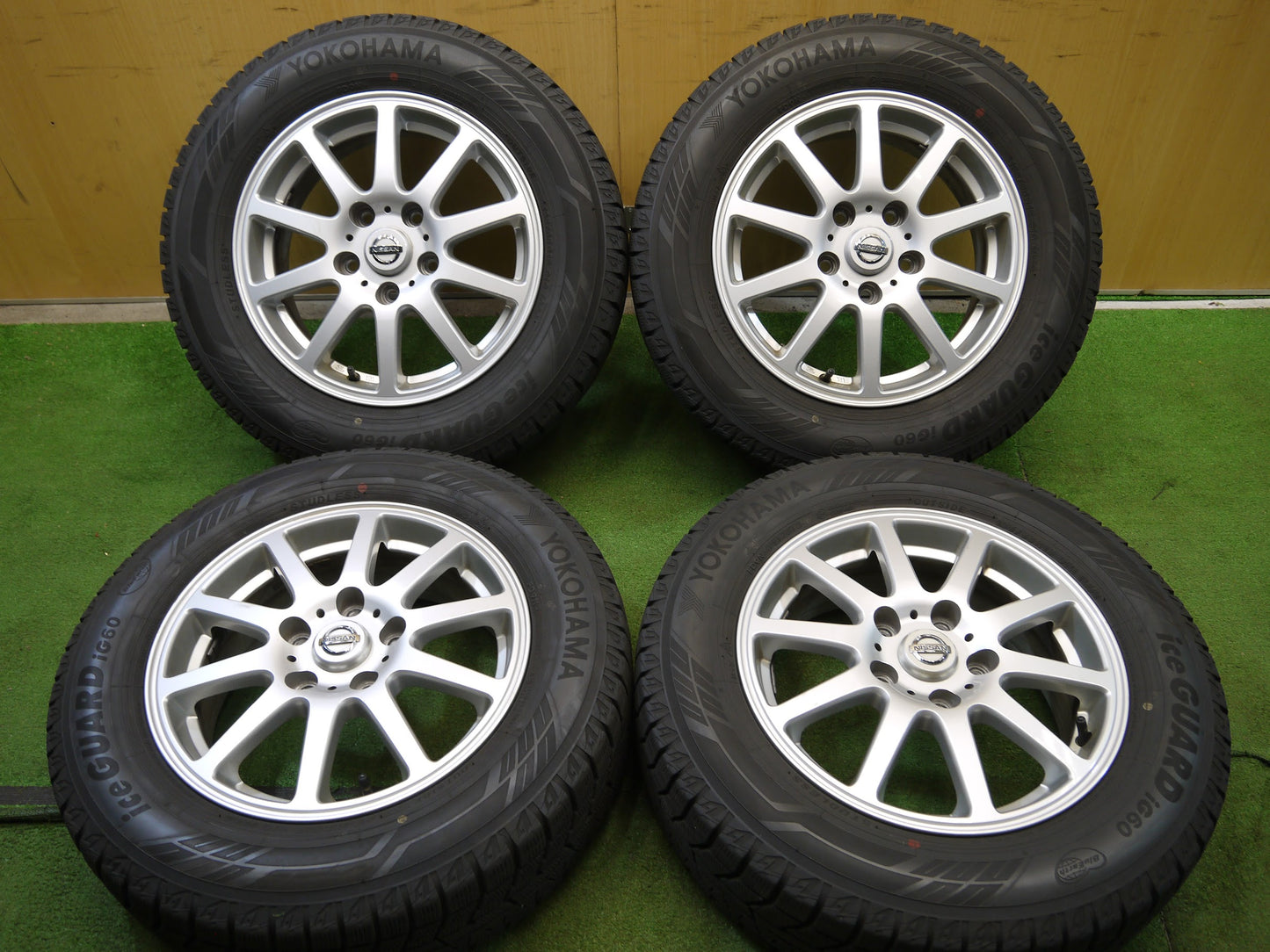 [送料無料]4本価格！18年★日産 セレナ 純正 195/65R15 スタッドレス ヨコハマ アイスガード iG60 15インチ PCD114.3/5H★2041608クス