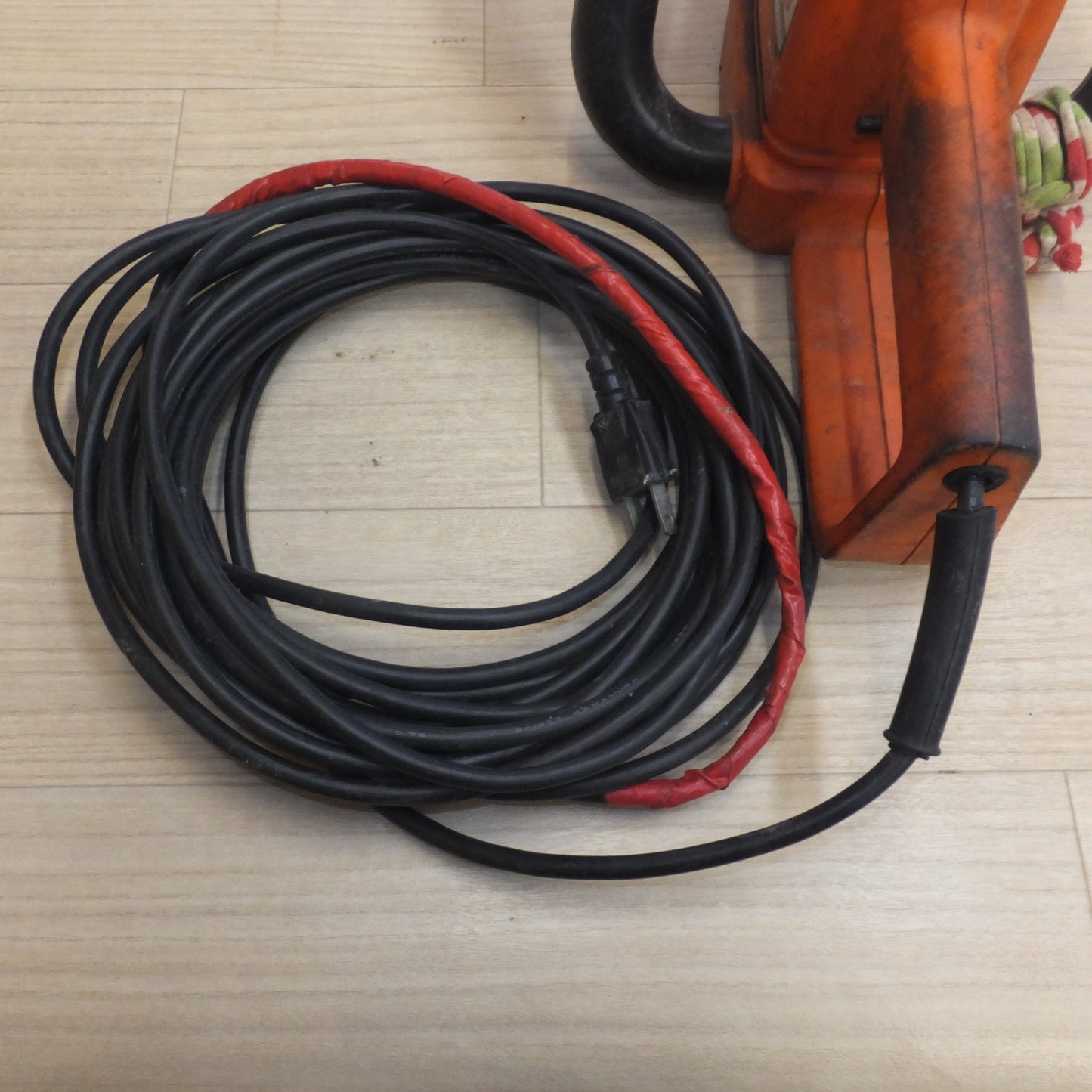 [送料無料] ★新ダイワ shindaiwa 電動ヘッジトリマ SH18　100V 50/60Hz 450W★