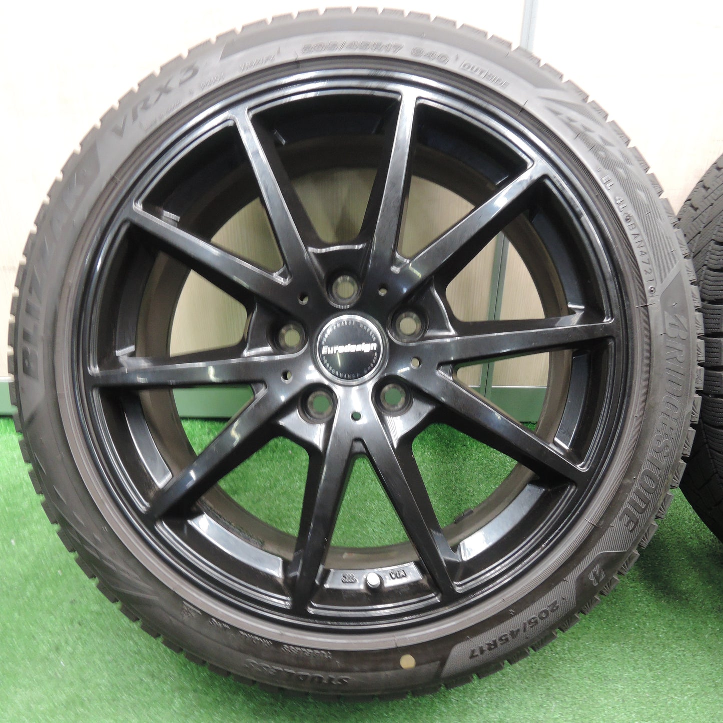 *送料無料*バリ溝！21年！キレイ！9分★BMW 等 205/45R17 スタッドレス ブリヂストン ブリザック VRX3 Eurodesign 17インチ PCD112/5H★3111707NJス