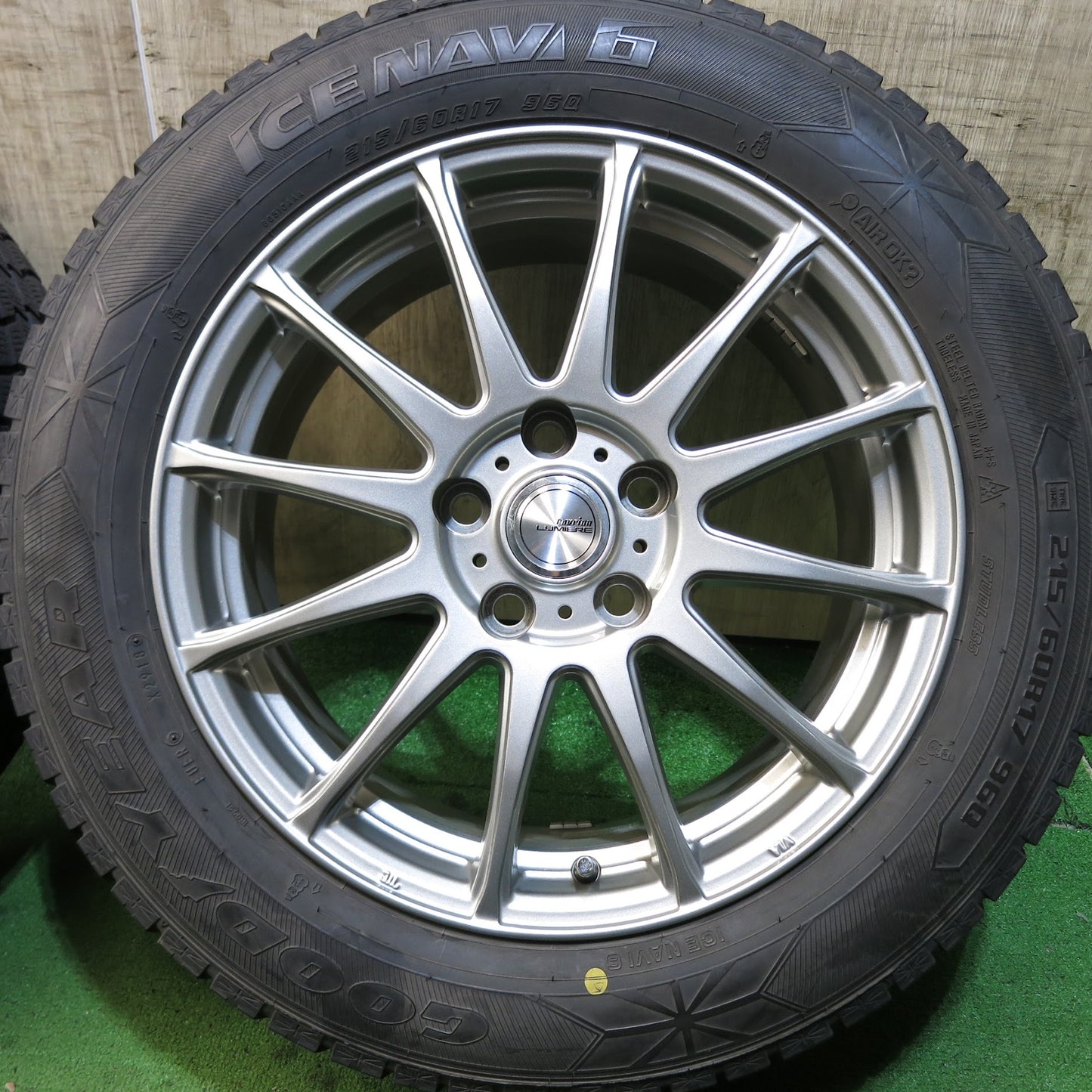 [送料無料]キレイ★スタッドレス 215/60R17 グッドイヤー アイスナビ6 ravrion LUMIERE ラブリオン 17インチ PCD114.3/5H★3061205Hス