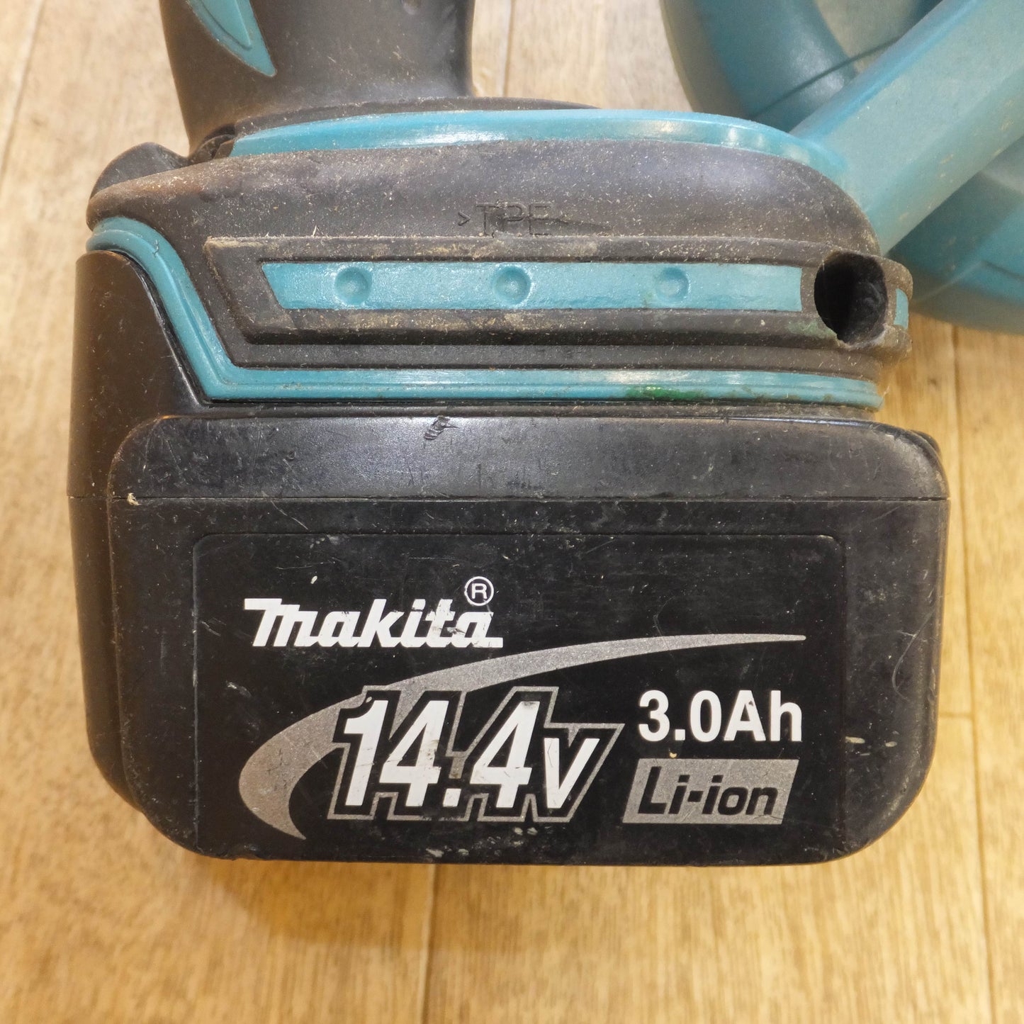 [送料無料]★マキタ makita 充電式ブロワ UB142D　バッテリ BL1430　セット★