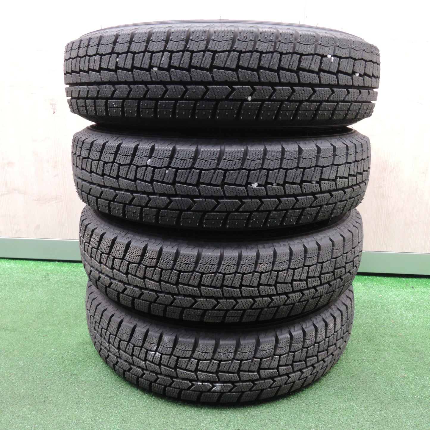 *送料無料*バリ溝！22年！ほぼ10分★スタッドレス 145/80R13 ダンロップ ウインターマックス WM02 Exceeder エクシーダー PCD100/4H★3111506SYス