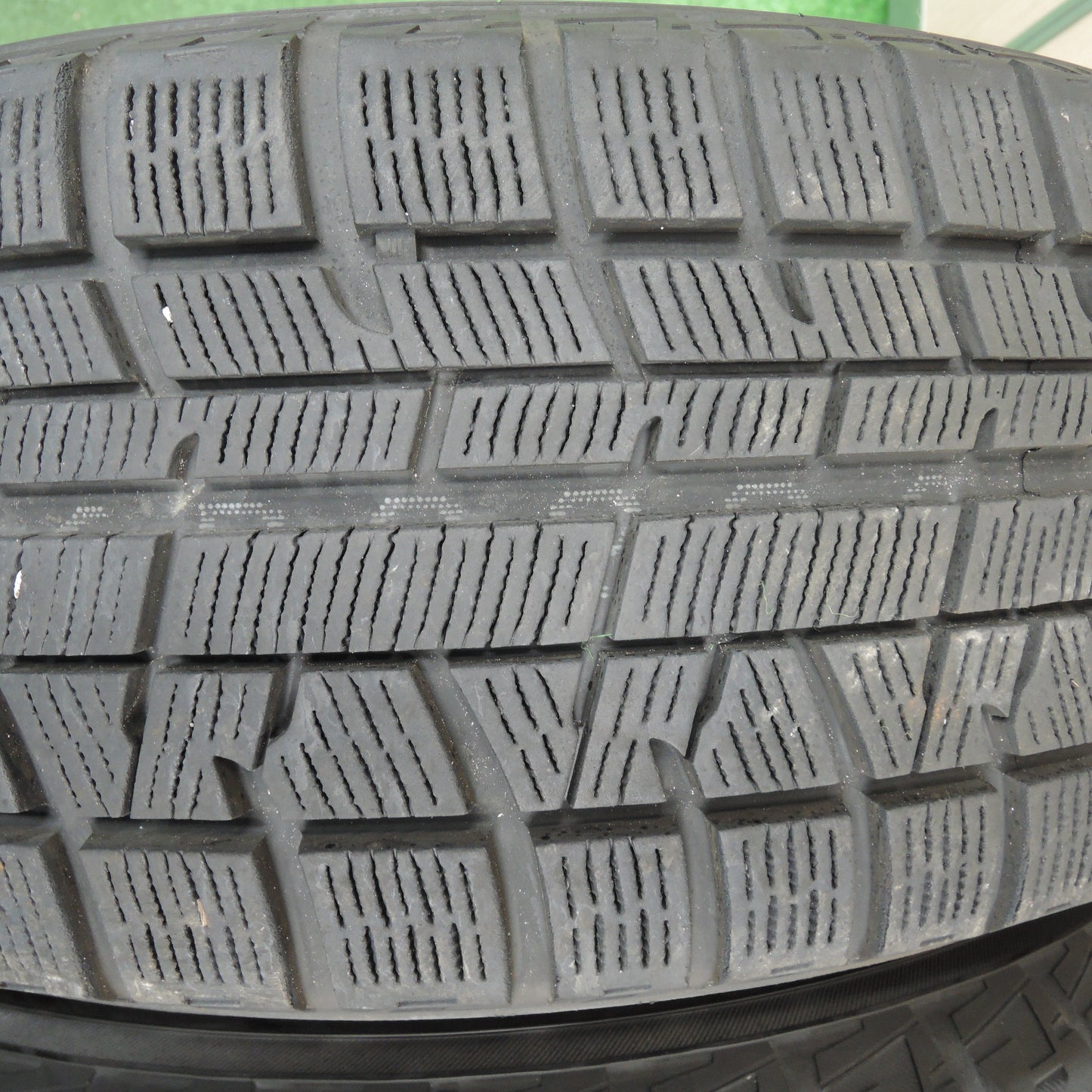*送料無料*バリ溝！キレイ！9.5分★スタッドレス 215/60R16 ヨコハマ アイスガード iG50 プラス GMach 16インチ PCD114.3/5H★3120905TNス