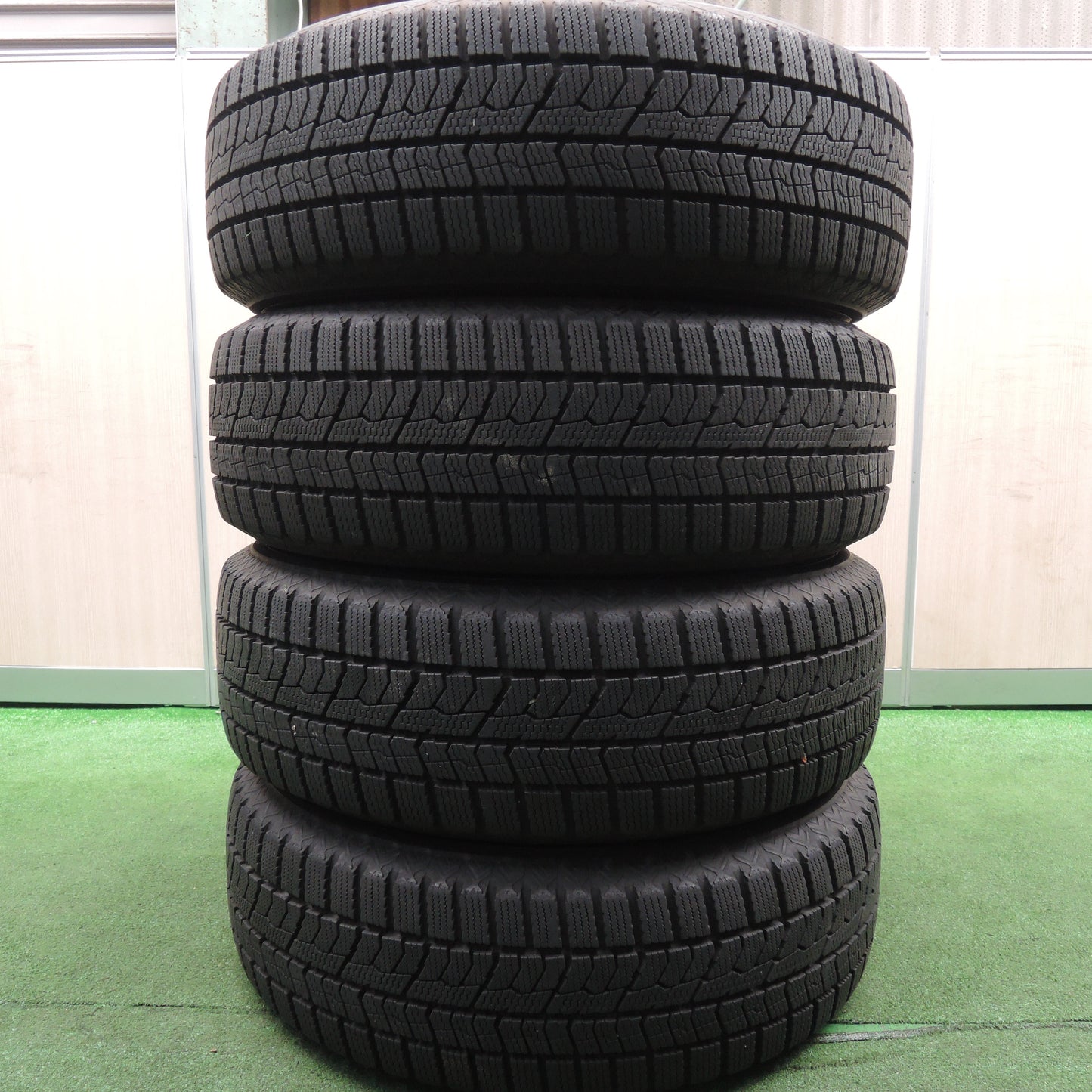 *送料無料*バリ溝！21年！キレイ！9.5分★プリウス 等 195/65R15 スタッドレス トーヨー オブザーブ GIZ2 JOKER 15インチ PCD100/5H★3120203HAス