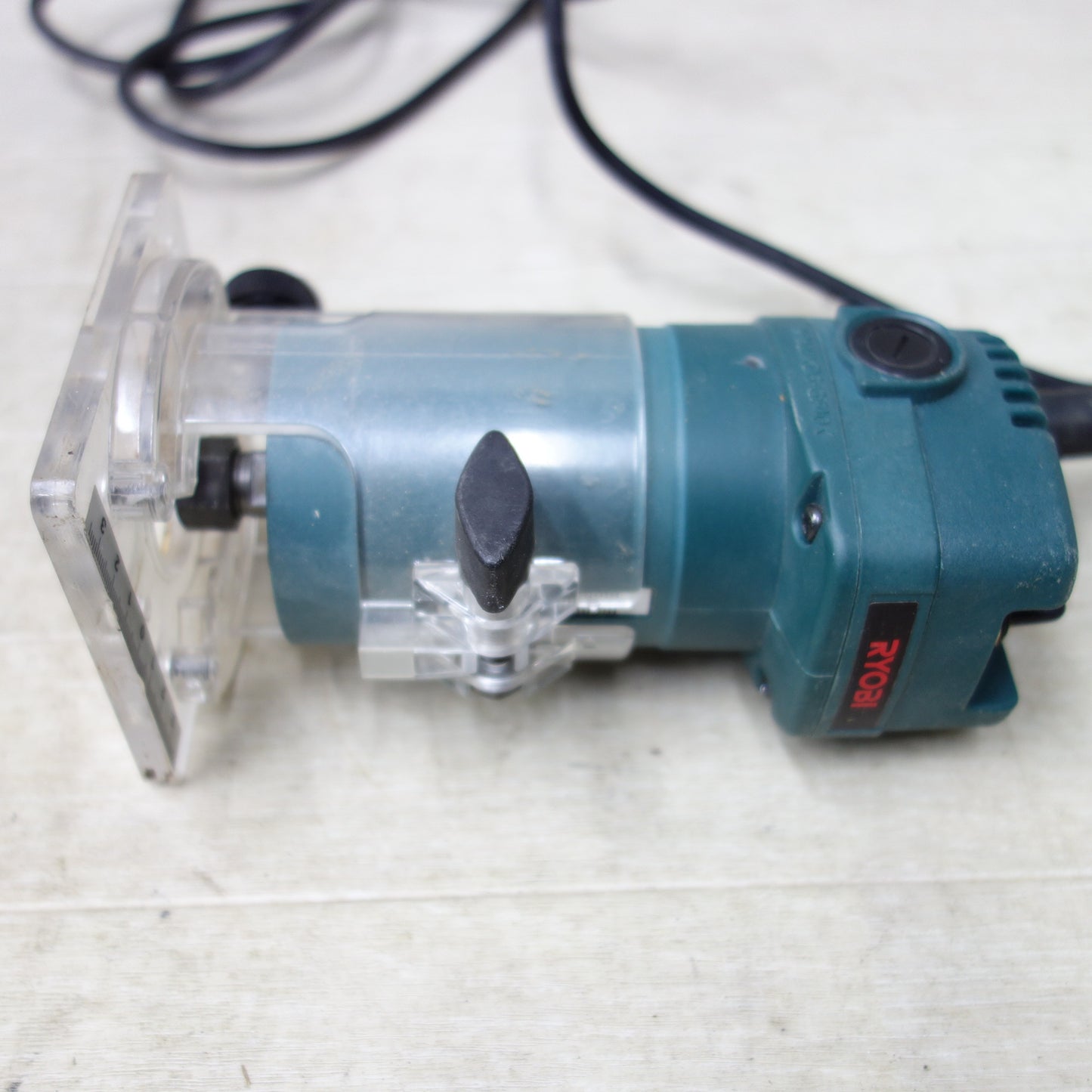 [送料無料] ◆RYOBI リョービ トリマー MTR-40 ルーター 電動工具 100V 50/60Hz◆