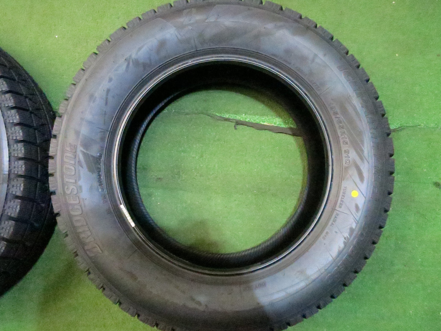 [送料無料]未使用！22年★スタッドレス 195/65R15 ブリヂストン アイスパートナー2 タイヤ 15インチ プリウス セレナ ノア ヴォクシー 等★3031002Hスタ