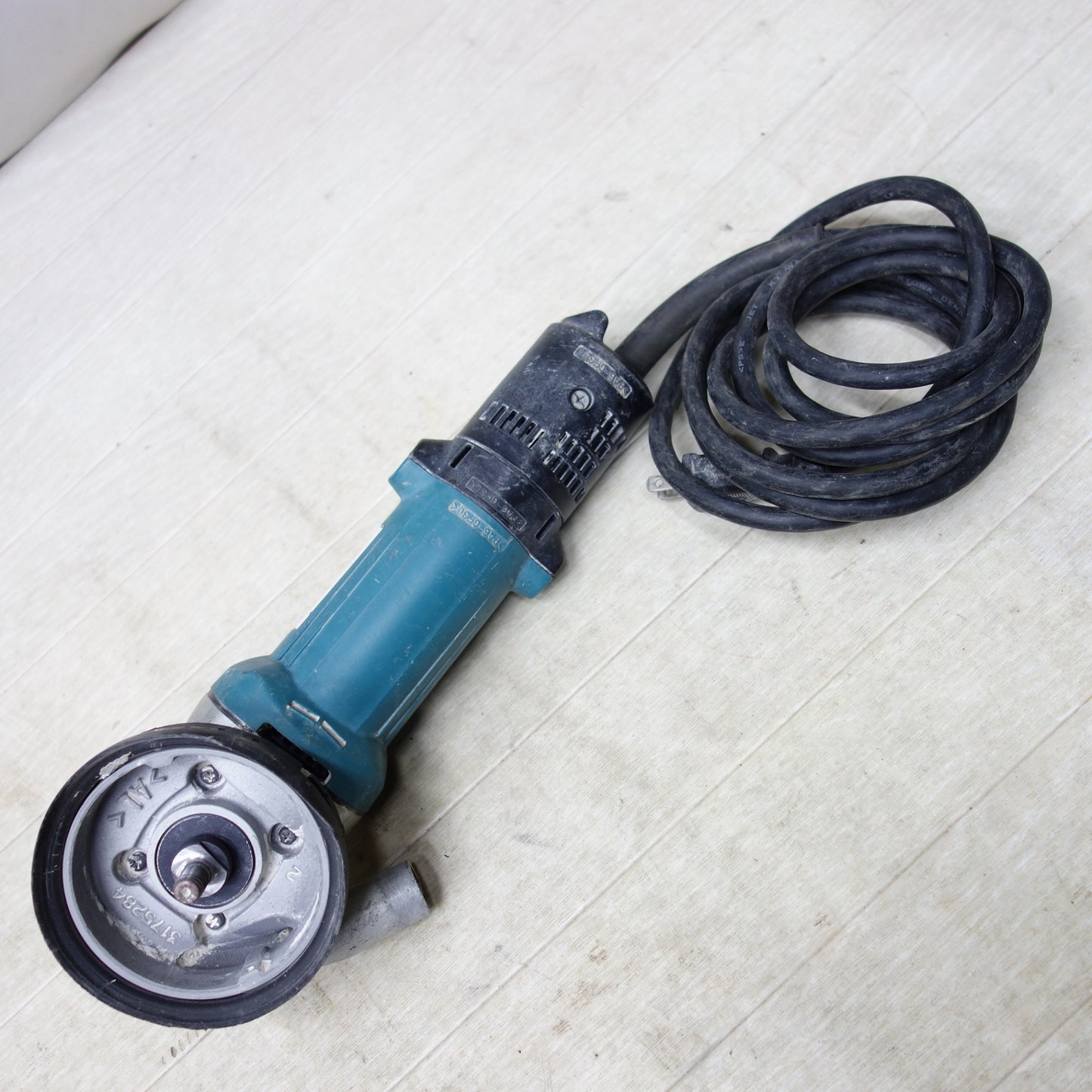 [送料無料] ◆makita マキタ 90mm コンクリートカンナ PC9003 かんな 電動工具 100V 50/60Hz◆