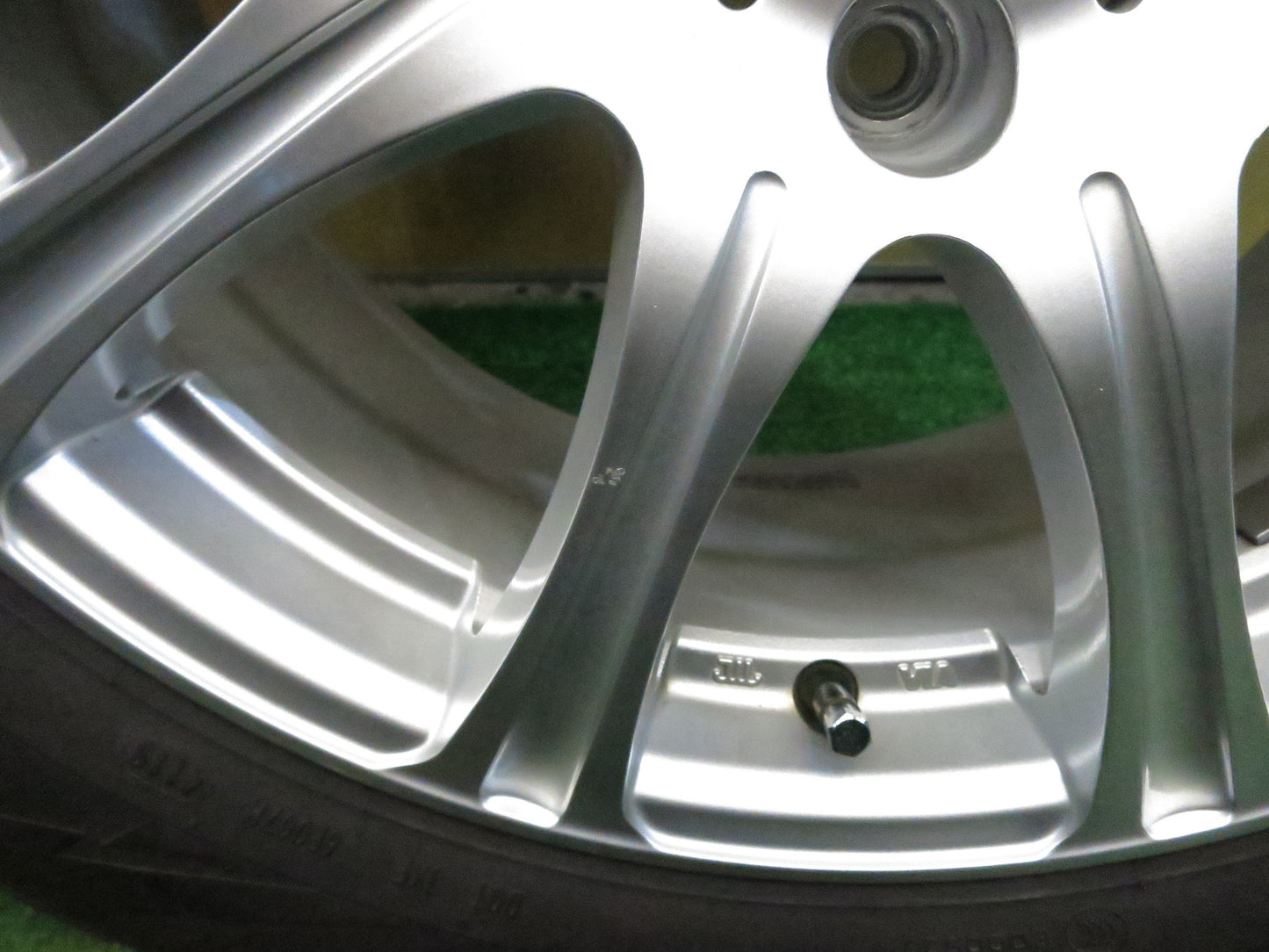 [送料無料]バリ溝！19年！キレイ！8.5分★スタッドレス 225/65R17 ピレリ アイスアシンメトリコ プラス JOKER ジョーカー 17インチ PCD114.3/5H★3021405Hス