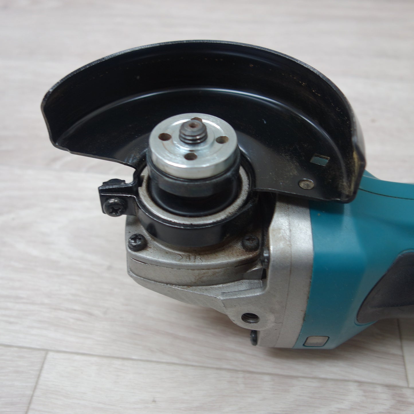 [送料無料] ☆マキタ makita 充電式 ディスクグラインダー GA400D 14.4V 本体のみ 電動 工具 DIY☆