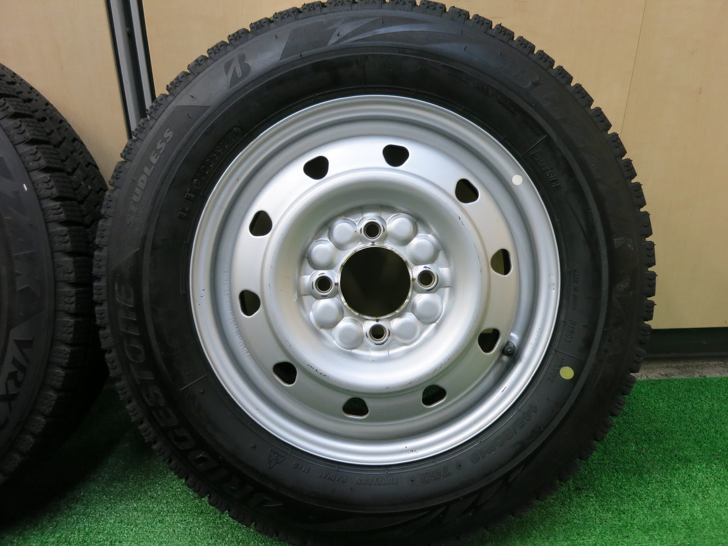 [送料無料]バリ溝！21年！9.5分★スタッドレス 145/80R13 ブリヂストン ブリザック VRX2 スチール ホイール 13インチ PCD100/4H★2121705ヒス