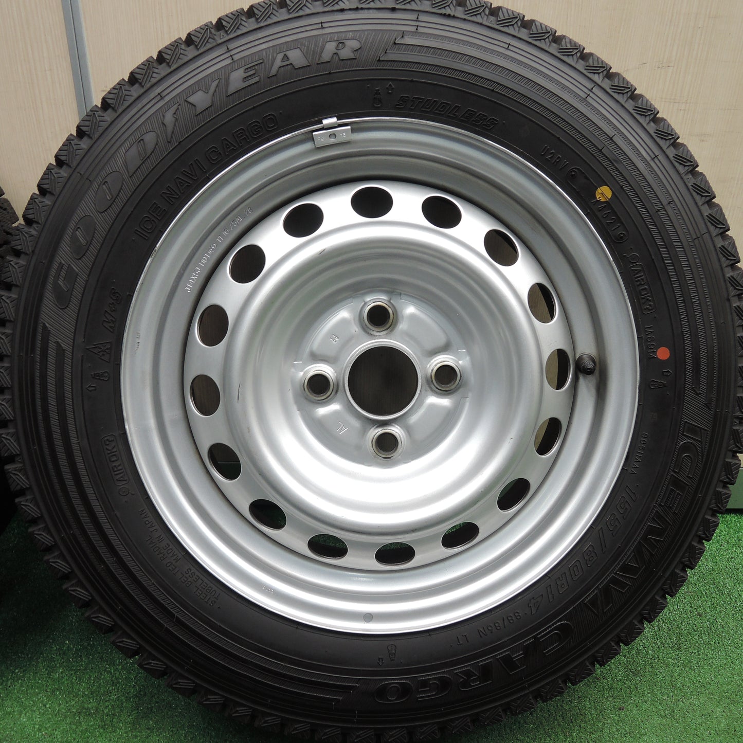 *送料無料*超バリ溝！21年！キレイ！ほぼ10分★スタッドレス 155/80R14 グッドイヤー アイスナビ CARGO スチール ホイール 14インチ PCD100/4H★3121505HAス