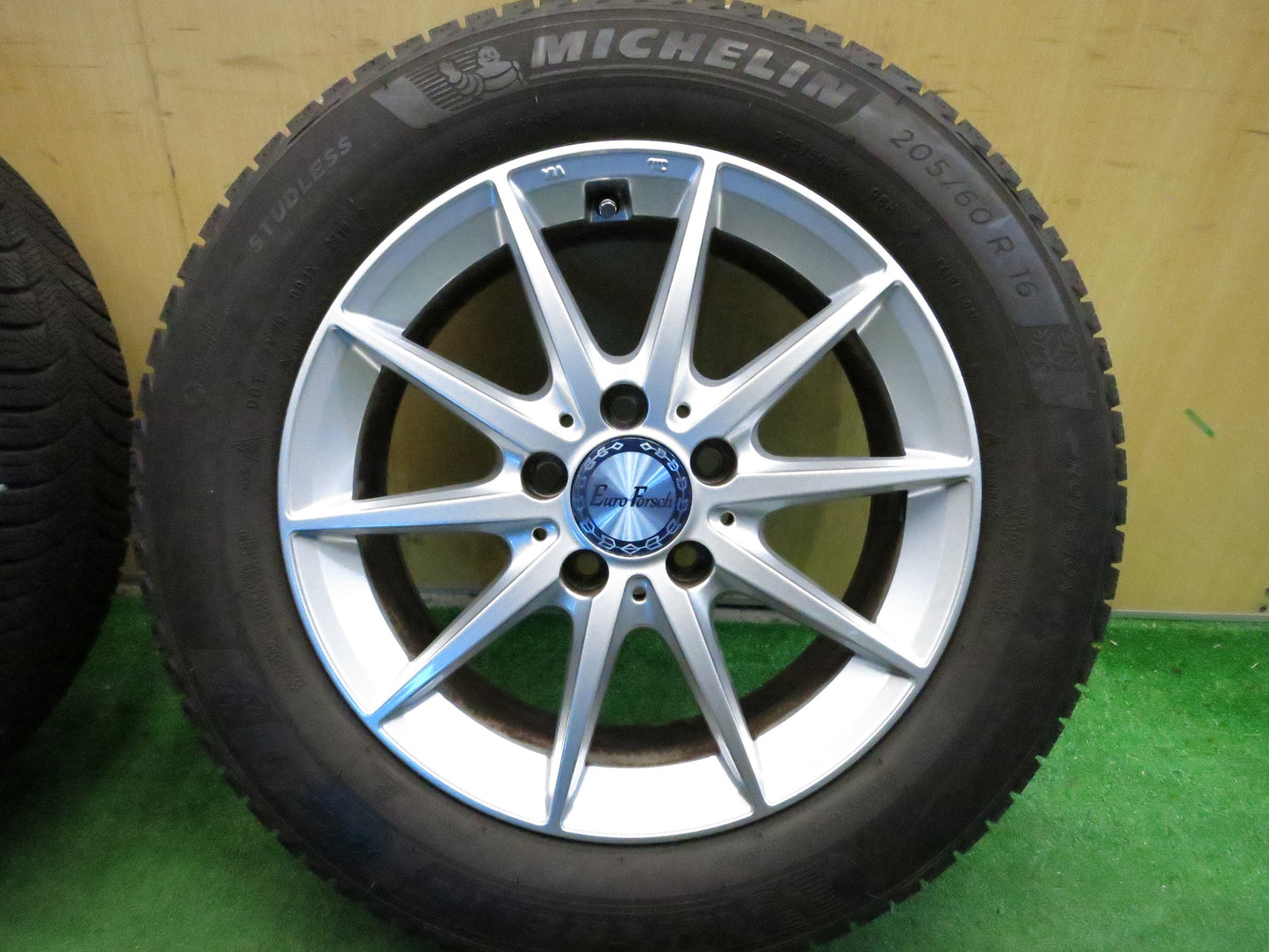 [送料無料]バリ溝！19年！綺麗！ほぼ10分★ベンツ等 ユーロフォルシュ 205/60R16 スタッドレス ミシュラン X-ICE3+ Euro Forsch 16インチ PCD112/5H★3011003Hス