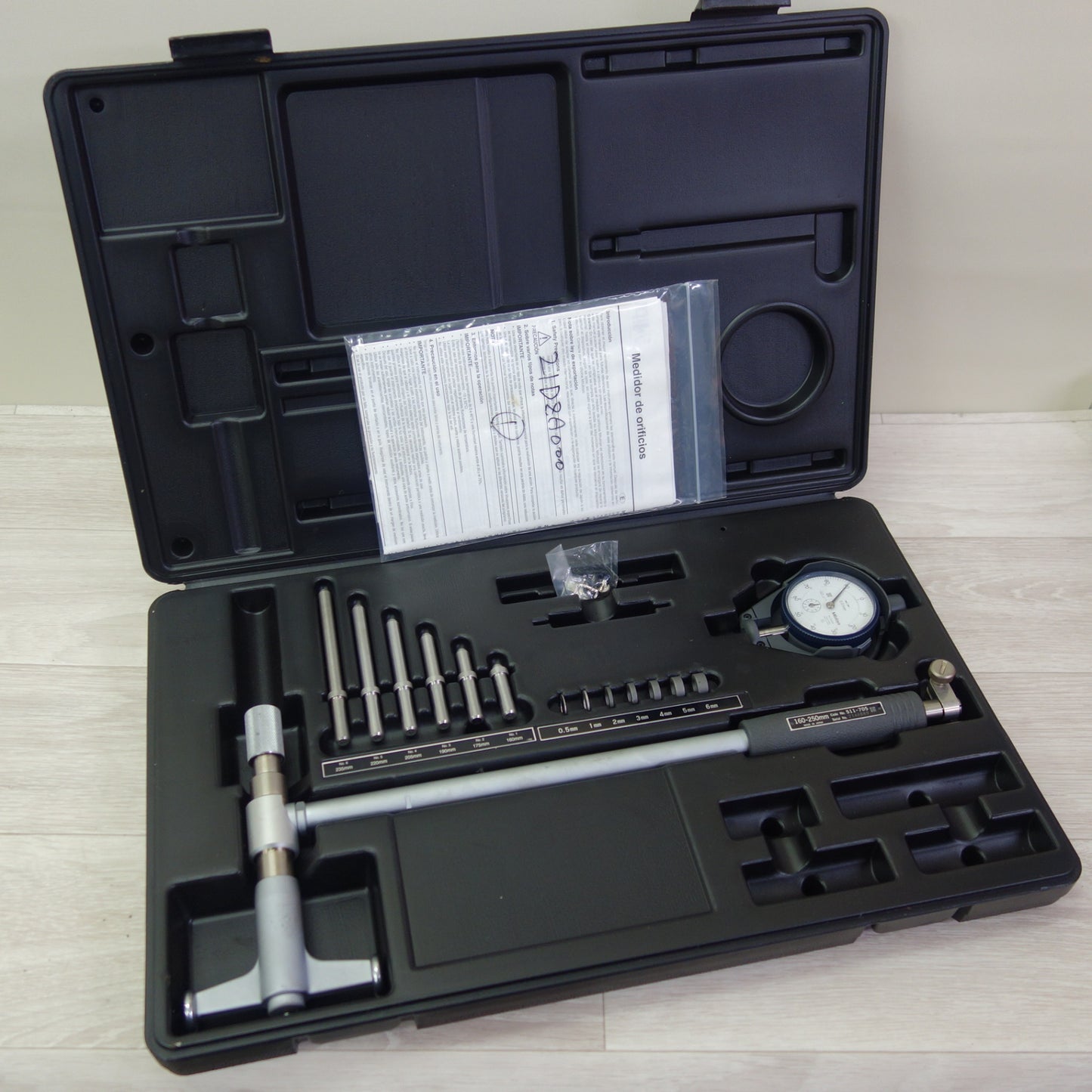[送料無料] 美品☆Mitutoyo ミツトヨ 標準シリンダゲージ CG-250AX 511-705 ボアゲージ 測定器 大工 道具 ケース付き ノギス ダイヤルゲージ☆