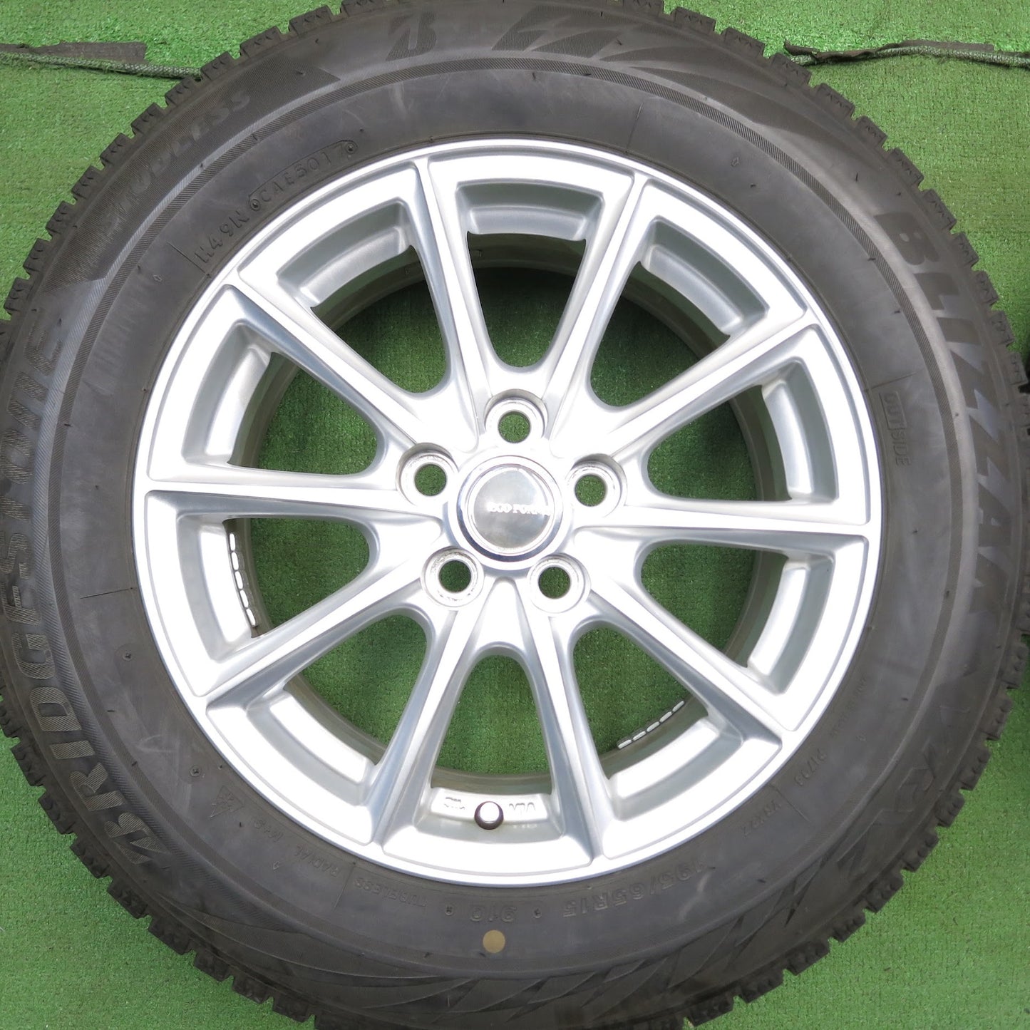 [送料無料]バリ溝！綺麗！9分★プリウス 等 195/65R15 スタッドレス ブリヂストン ブリザック VRX2 ECO FORME エコフォルム 15インチ PCD100/5H★3062312Hス