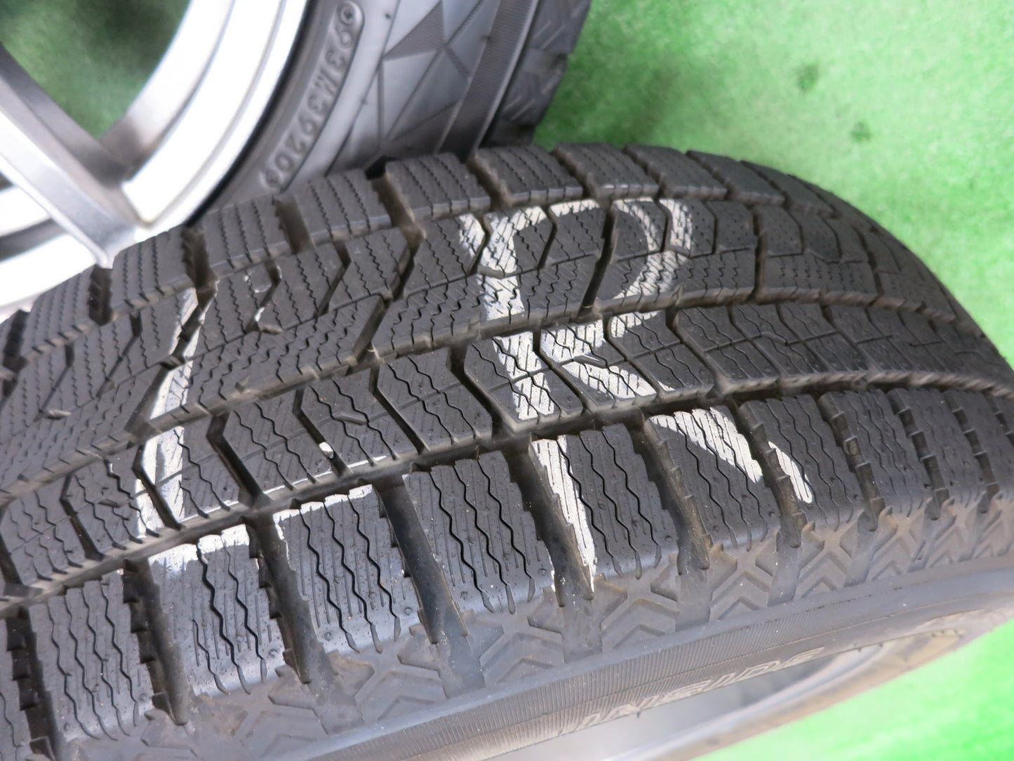 [送料無料]バリ溝！20年！キレイ！ほぼ10分★スタッドレス 175/65R15 トーヨー オブザーブ GIZ2 SEIN ザイン 15インチ PCD100/4H★3011601ヒス