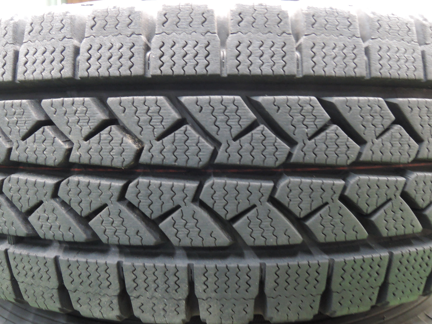 *送料無料*超バリ溝！21年！9.5分以上★スタッドレス 195/80R15 ブリヂストン ブリザック VL1 社外 アルミ 15インチ PCD139.7/6H★3112507HAス