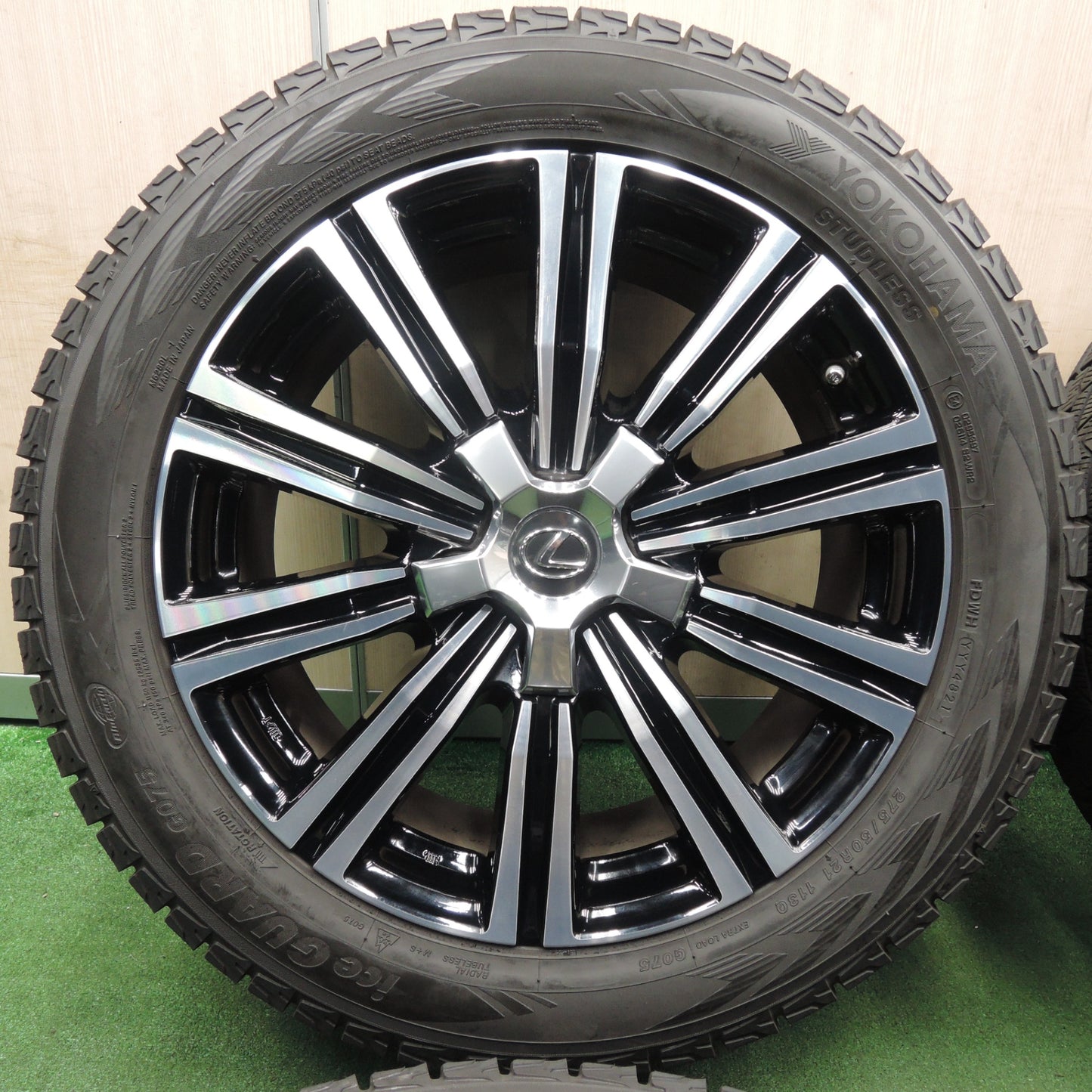 *送料無料* センサー付！バリ溝！21年！綺麗！9.5分★レクサス LX570 純正 275/50R21 スタッドレス ヨコハマ アイスガード G075 PCD150/5H★4030111TNス