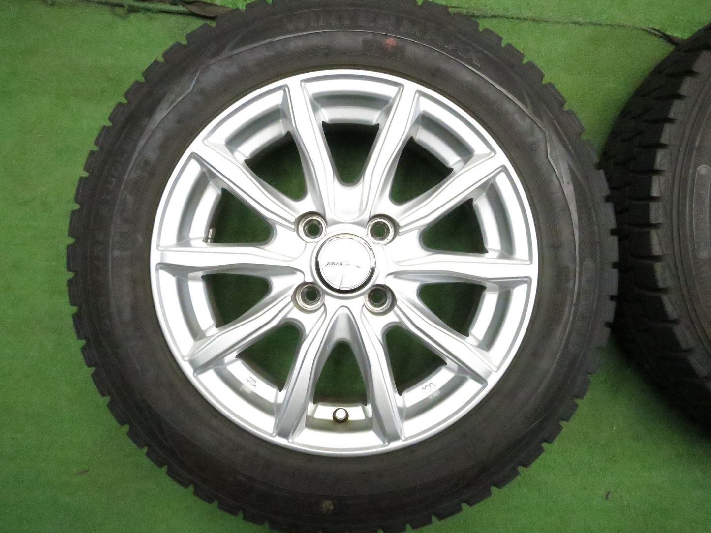 [送料無料]バリ溝！19年！キレイ！9.5分以上★スタッドレス 165/70R14 ダンロップ ウインターマックス WM01 JOKER ジョーカー 14インチ PCD100/4H★3011602Hス