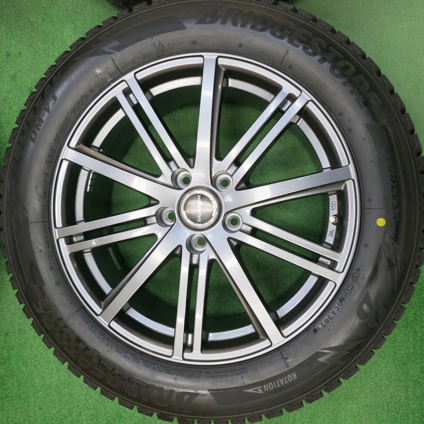 [送料無料]未使用！21年★スタッドレス 225/60R18 ブリヂストン ブリザック DM-V3 BALMINUM バルミナ 18インチ PCD114.3/5H★3032502ヒス