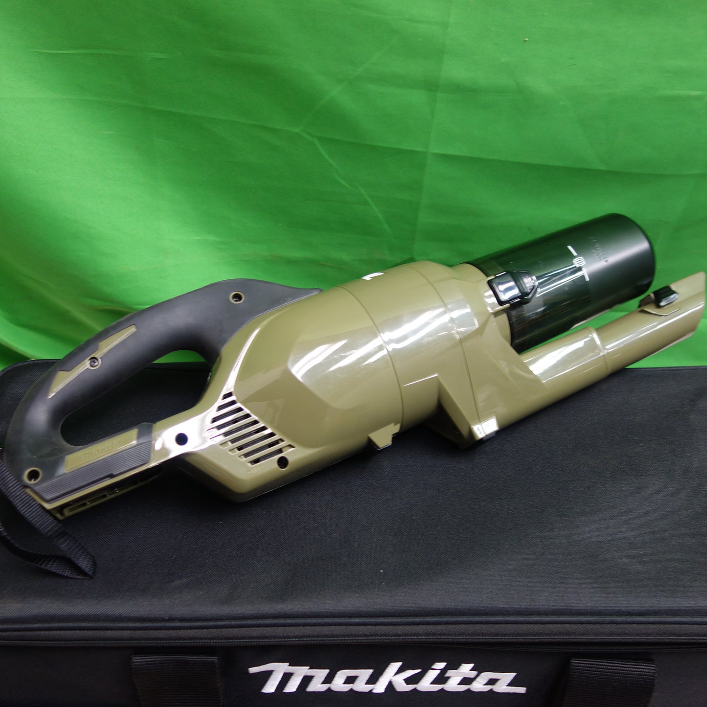 *送料無料*美品！付属品付☆マキタ 充電式 クリーナー CL286FD 掃除機☆