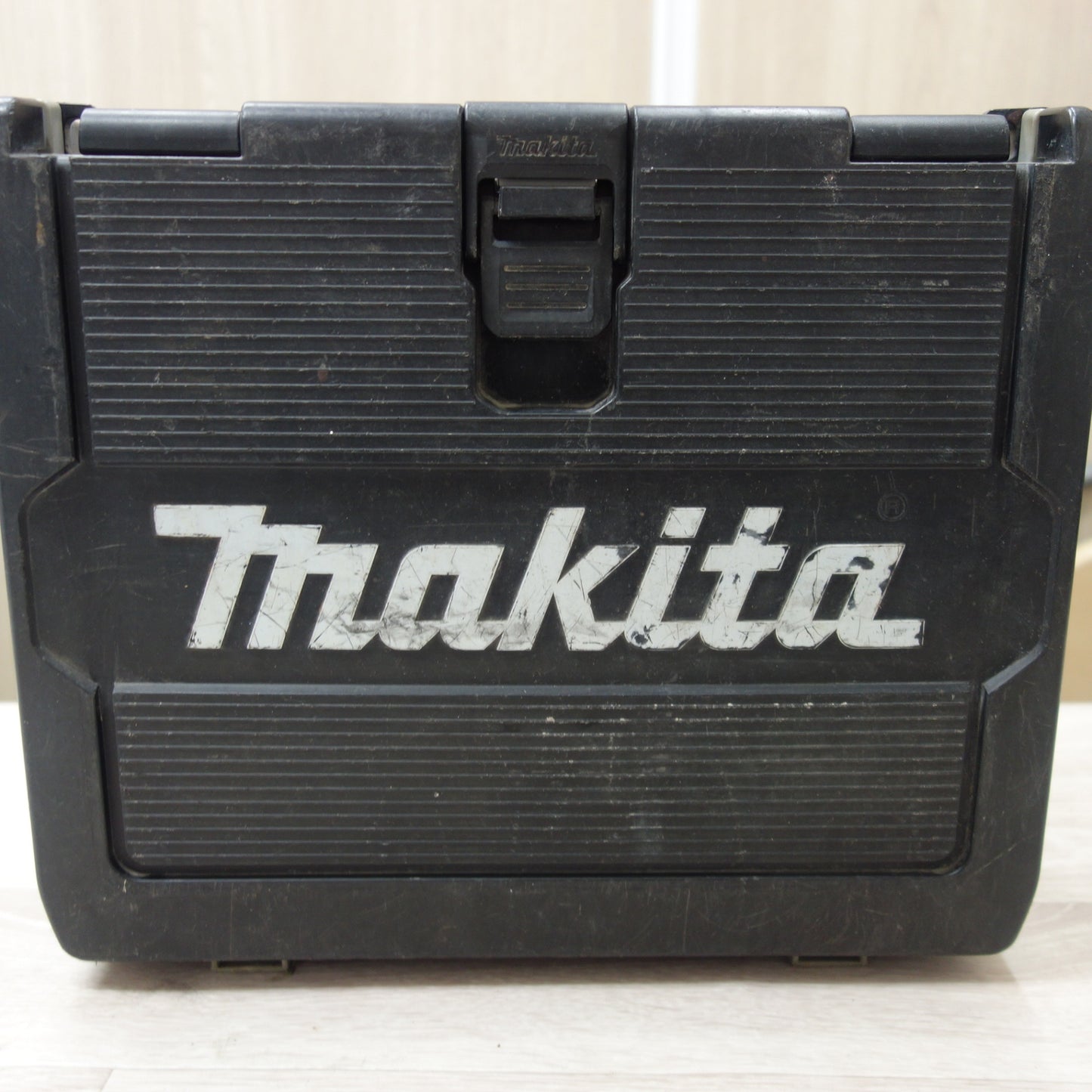 [送料無料] バッテリー2個！付属品付☆マキタ 充電式 インパクトドライバ TD171DRGXB 電動 工具 makita 充電器 DC18RF☆