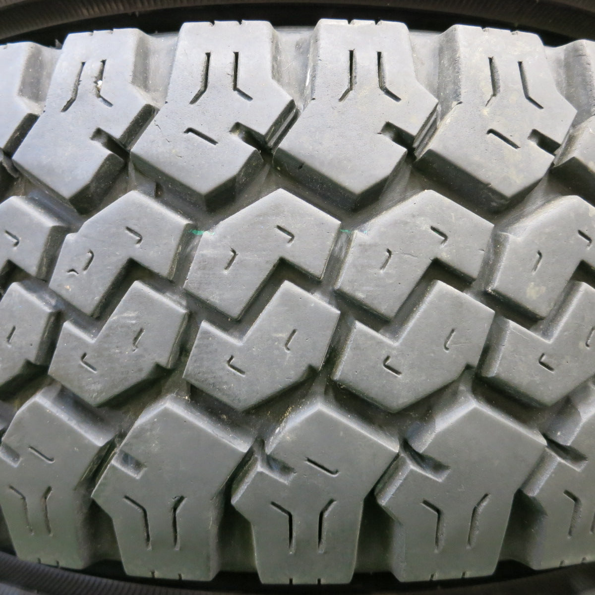 *送料無料*バリ溝！9.5分★4×4 Engineering ブラッドレーV 235/85R16 トーヨー Hyparadial ST 4x4エンジニアリング PCD139.7/6H★4012203イノ