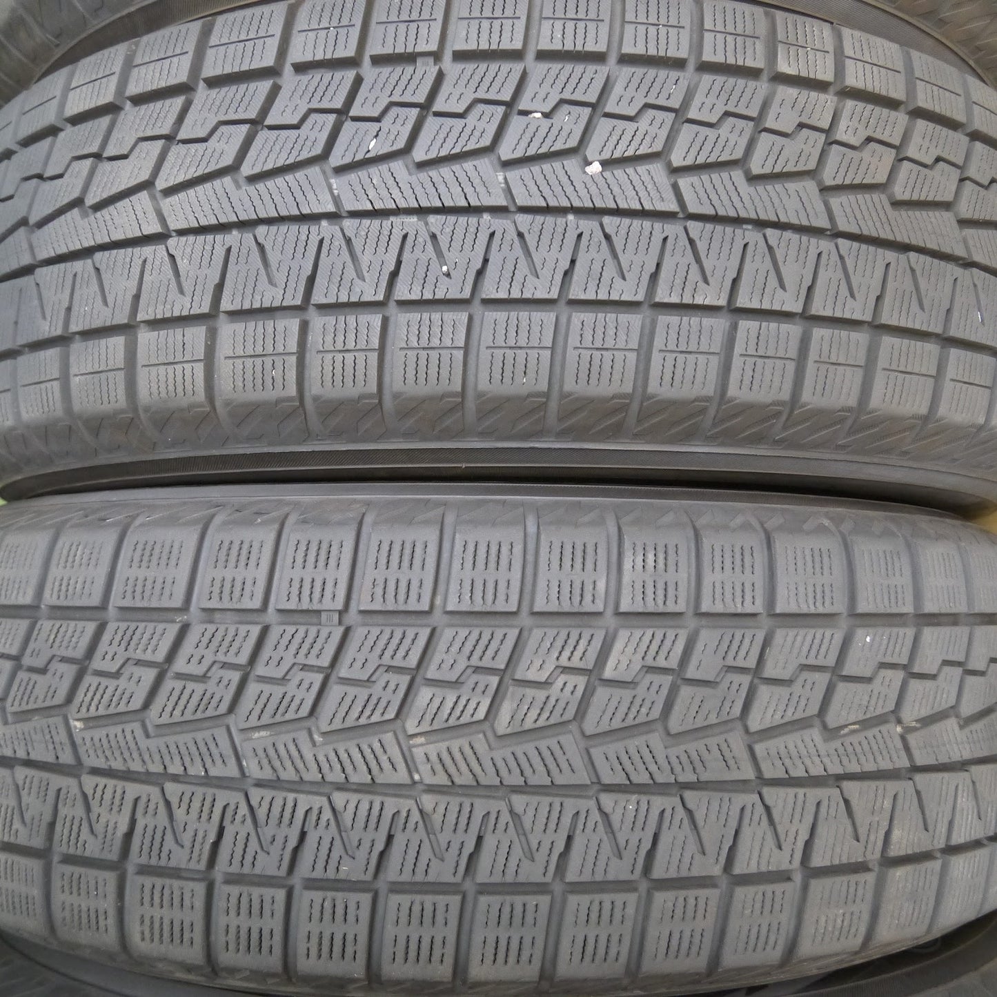 [送料無料]バリ溝！22年！キレイ！ほぼ10分★ベンツ EQA W243 H243 純正 215/60R18 スタッドレス ヨコハマ アイスガード iG70 18インチ PCD112/5H★3070705Hス
