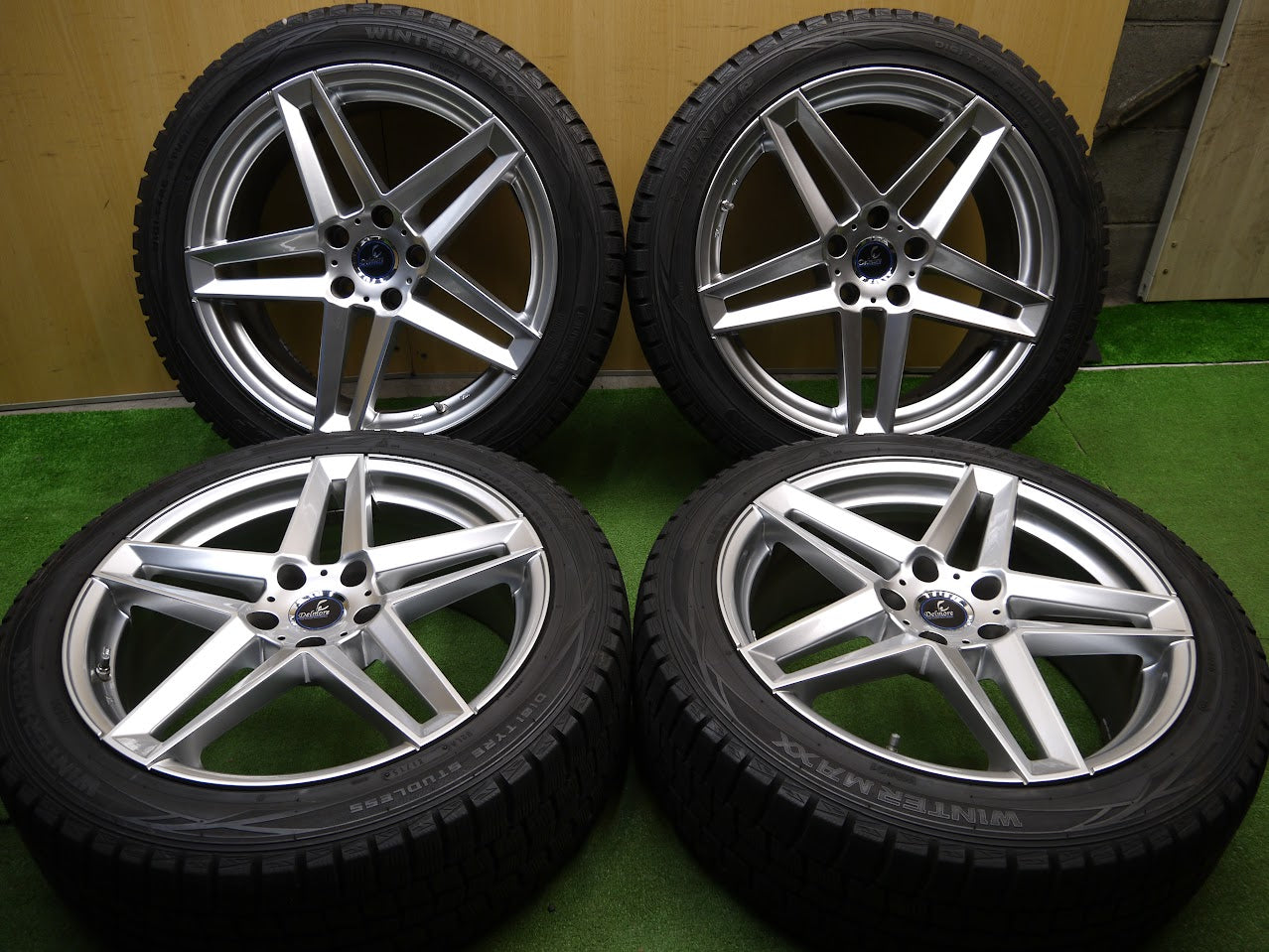[送料無料]キレイ！9.5分★レクサス 等 245/45R19 スタッドレス Delmore デルモア ダンロップ ウインターマックス WM01 19インチ PCD120/5H★