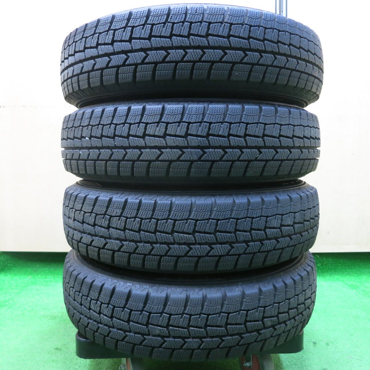 [送料無料] バリ溝！20年！綺麗！8.5分★スタッドレス 145/80R13 ダンロップ ウインターマックスWM02 EuroSpeed PCD100/4H★3120605イス
