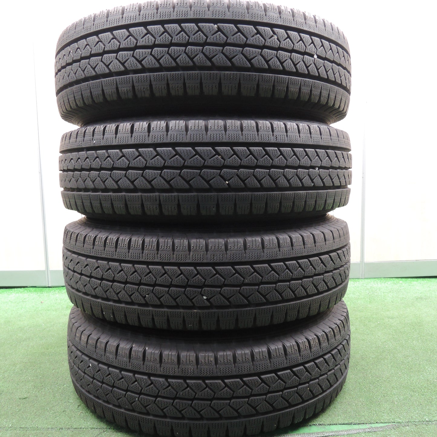 *送料無料*バリ溝！19年！9.5分★トヨタ タウンエース 純正 スチール 165R13 6PR スタッドレス ブリヂストン ブリザック VL1 13インチ PCD100/4H★3120305HAス
