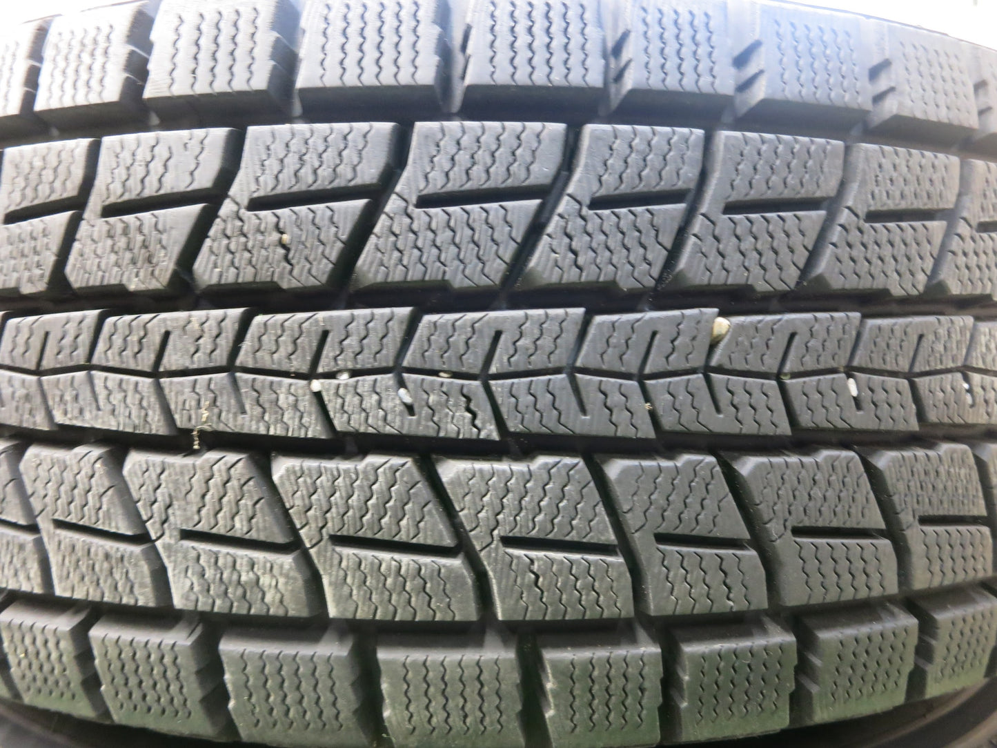 [送料無料]バリ溝！ほぼ10分★スタッドレス 225/65R17 ダンロップ ウインターマックス SJ8 AXEL アクセル 17インチ PCD114.3/5H★2110205ヒス