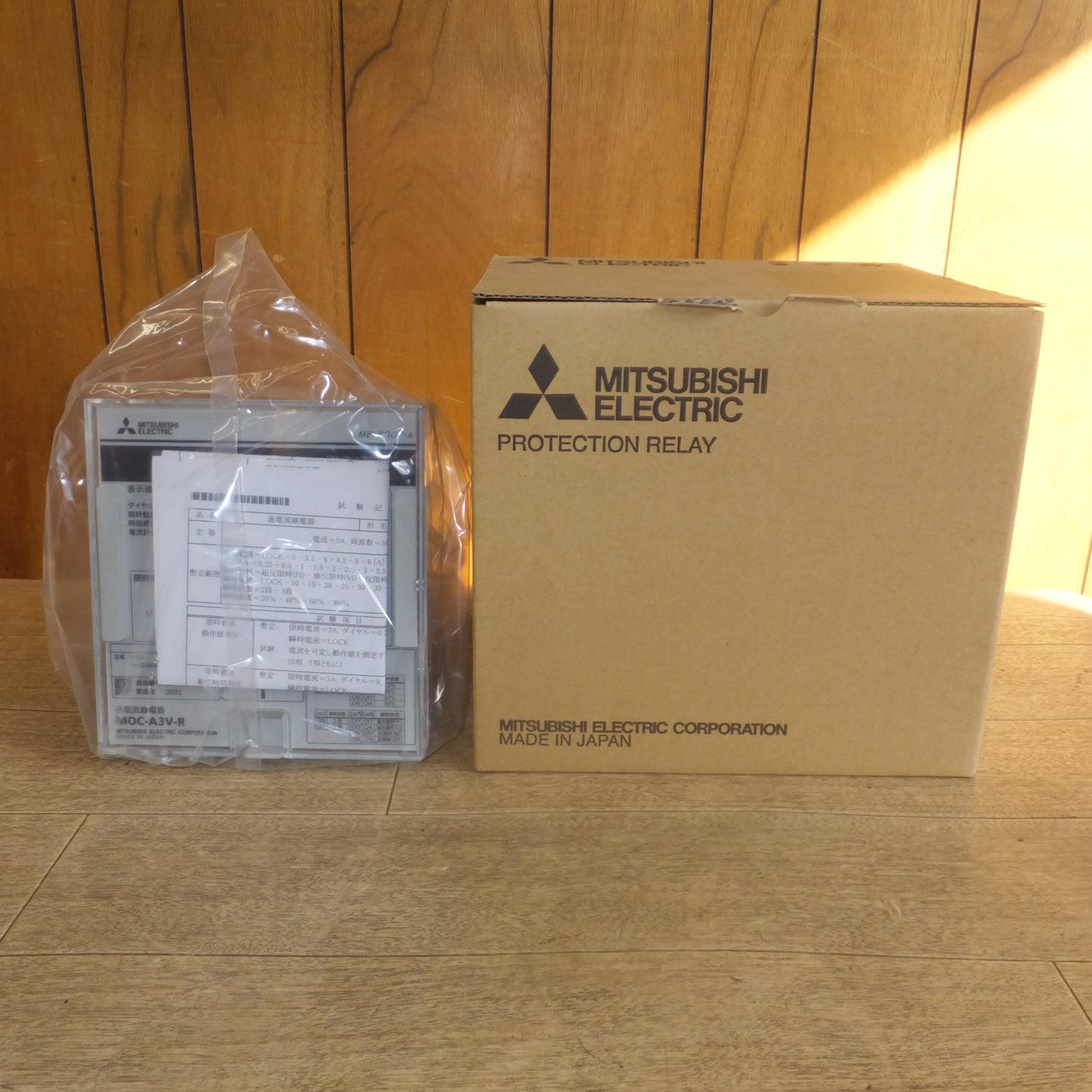 [送料無料]未使用★三菱 MITSUBISHI 2021年製 保護継電器 過電流継電器 MOC-A3V-R(2)★