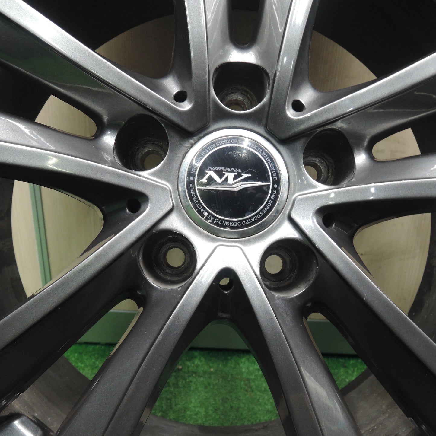 *送料無料*バリ溝！キレイ！9分★スタッドレス 225/65R17 ダンロップ ウインターマックス SJ8 NIRVANA ニルバーナ 17インチ PCD114.3/5H★3120815TNス