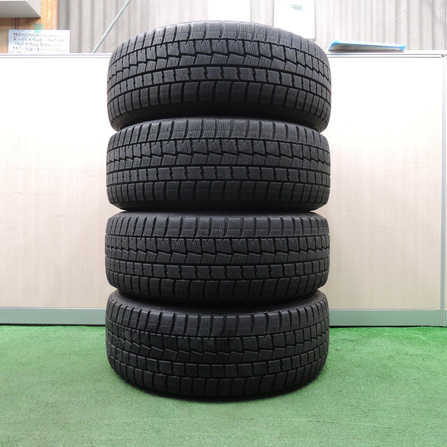 *送料無料*キレイ★アウディ等 AGA 225/55R17 スタッドレス ダンロップ ウインターマックス WM01 17インチ PCD112/5H★3122702NJス