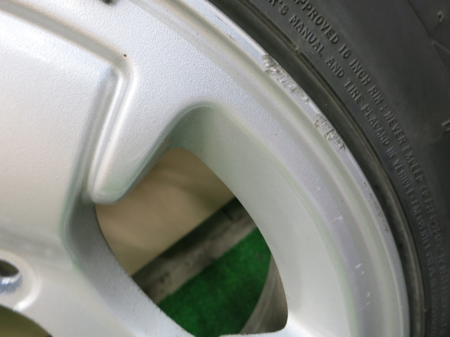 [送料無料]★スズキ ジムニー 純正 175/80R16 スタッドレス ダンロップ ウインターマックス SJ8 16インチ PCD139.7/5H★2100504ヒス