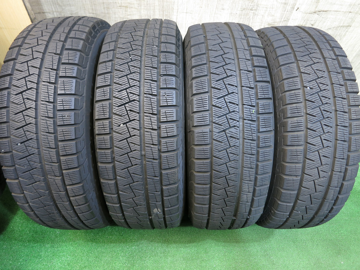[送料無料]バリ溝！19年！キレイ！9分★スタッドレス 195/65R15 ピレリ アイスアシンメトリコ プラス X CROSS SPEED PREMIUM 15インチ PCD114.3/5H★2102404Hス