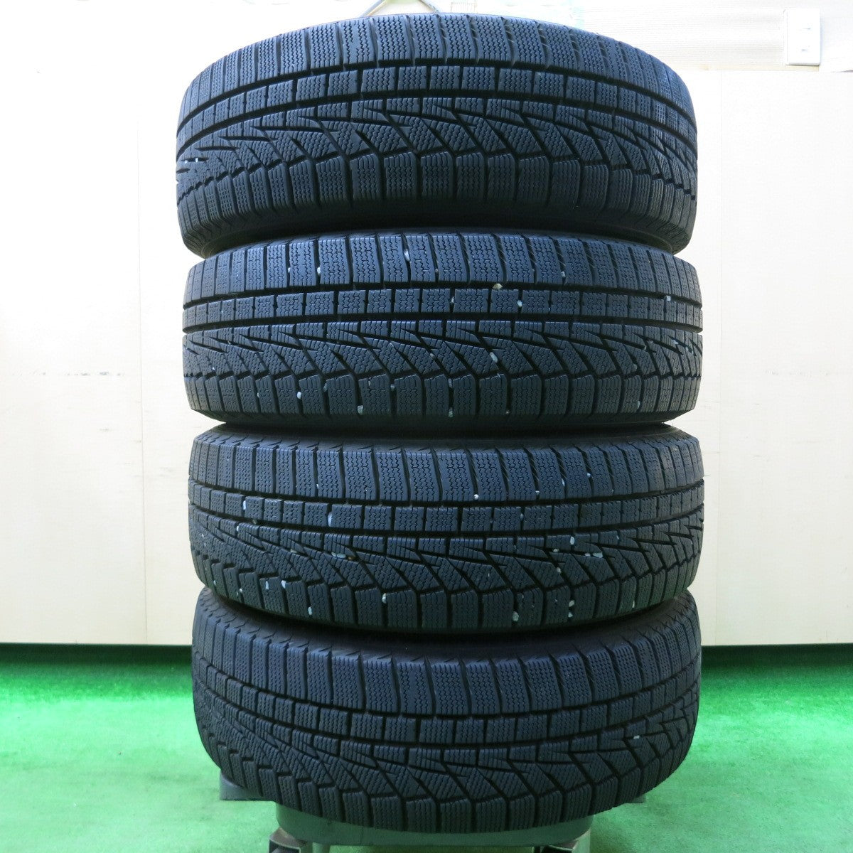 *送料無料*バリ溝！22年！9.5分以上★スタッドレス 185/65R15 ハンコック ウインター アイセプト IZ2A Exceeder エクシーダー 15インチ PCD100/4H★4013107イス