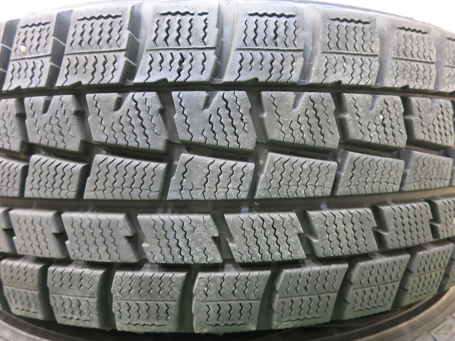 [送料無料]バリ溝！キレイ！9.5分★スタッドレス 175/65R15 ダンロップ ウインターマックス WM01 SCHNEIDER ATECH シュナイダー 15インチ PCD100/5H★3011807ヒス