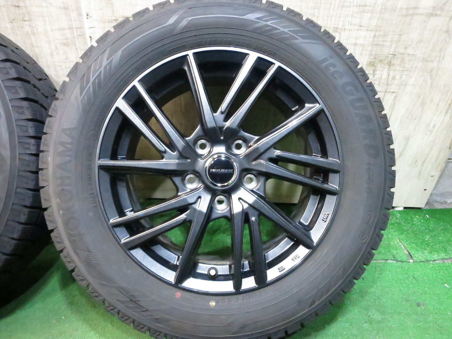 [送料無料]バリ溝！21年！キレイ！9.5分★スタッドレス 215/60R16 ヨコハマ アイスガード iG60 WAREN HOT STUFF ヴァーレン 16インチ PCD114.3/5H★3021511Hス