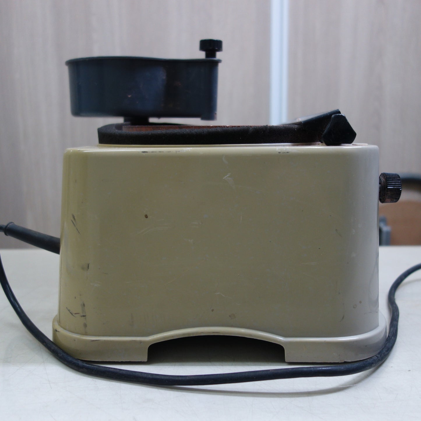 [送料無料] ☆RYOBI リョービ 研磨機 FG-18 電動 工具 ハサミ 包丁 等の刃物 研磨 機 刃物 研ぎ機☆