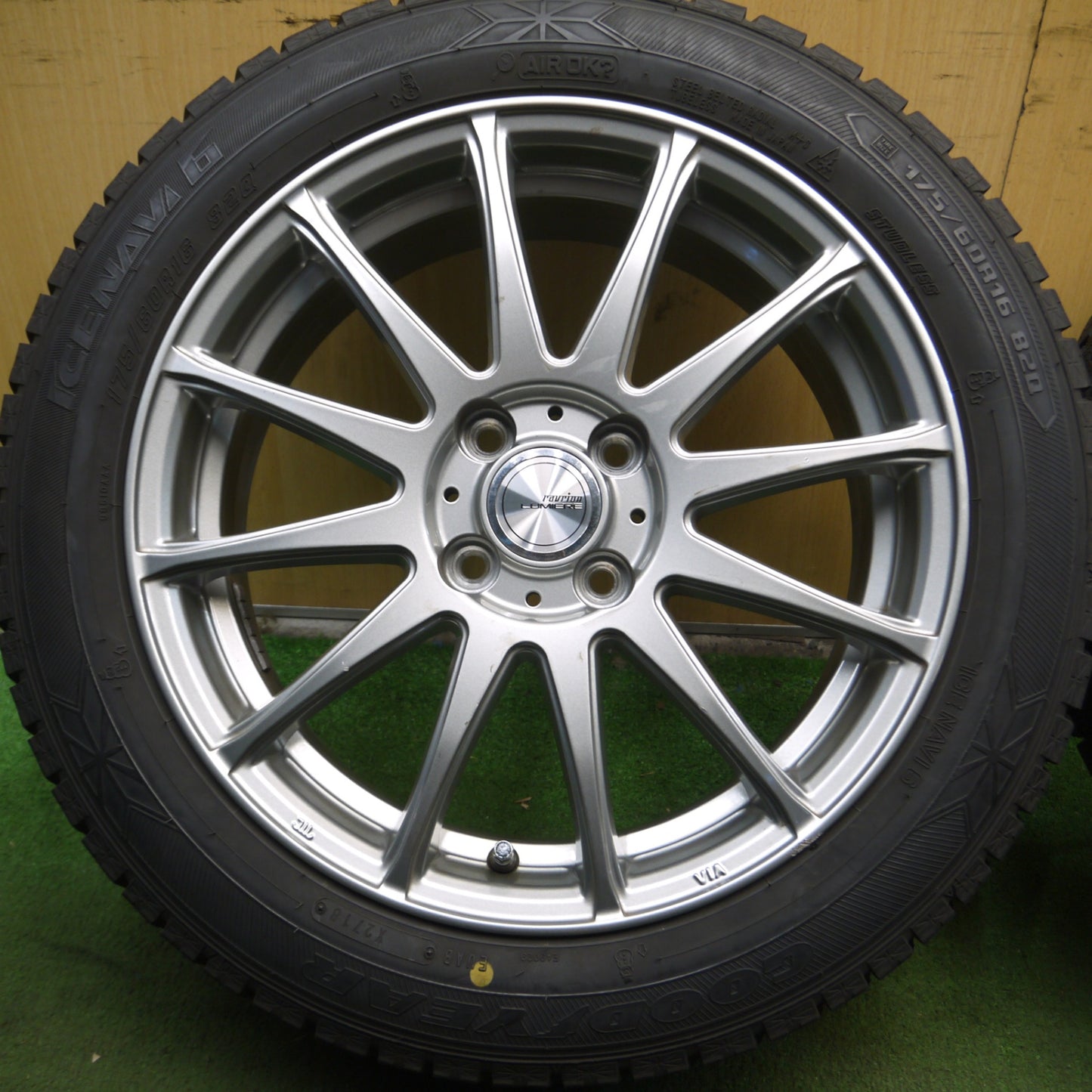 *送料無料*バリ溝！9.5分★スタッドレス 175/60R16 グッドイヤー アイスナビ6 ravrion LUMIERE ラブリオン 16インチ PCD100/4H★4013006Hス